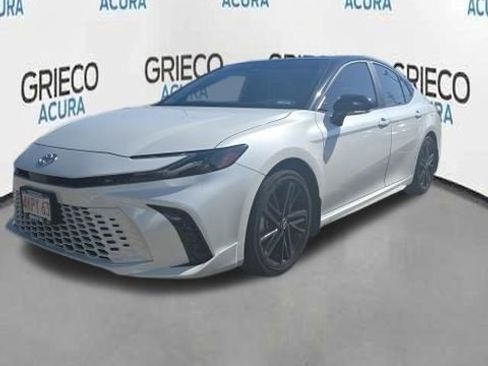 Used 2025 Toyota Camry XSE AWD/4WD image 2