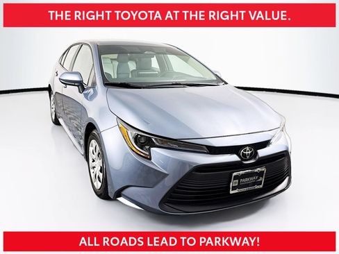 Used 2025 Toyota Corolla LE FWD image 1