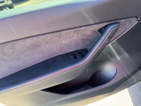 Used 2021 Tesla Model Y Performance image 11