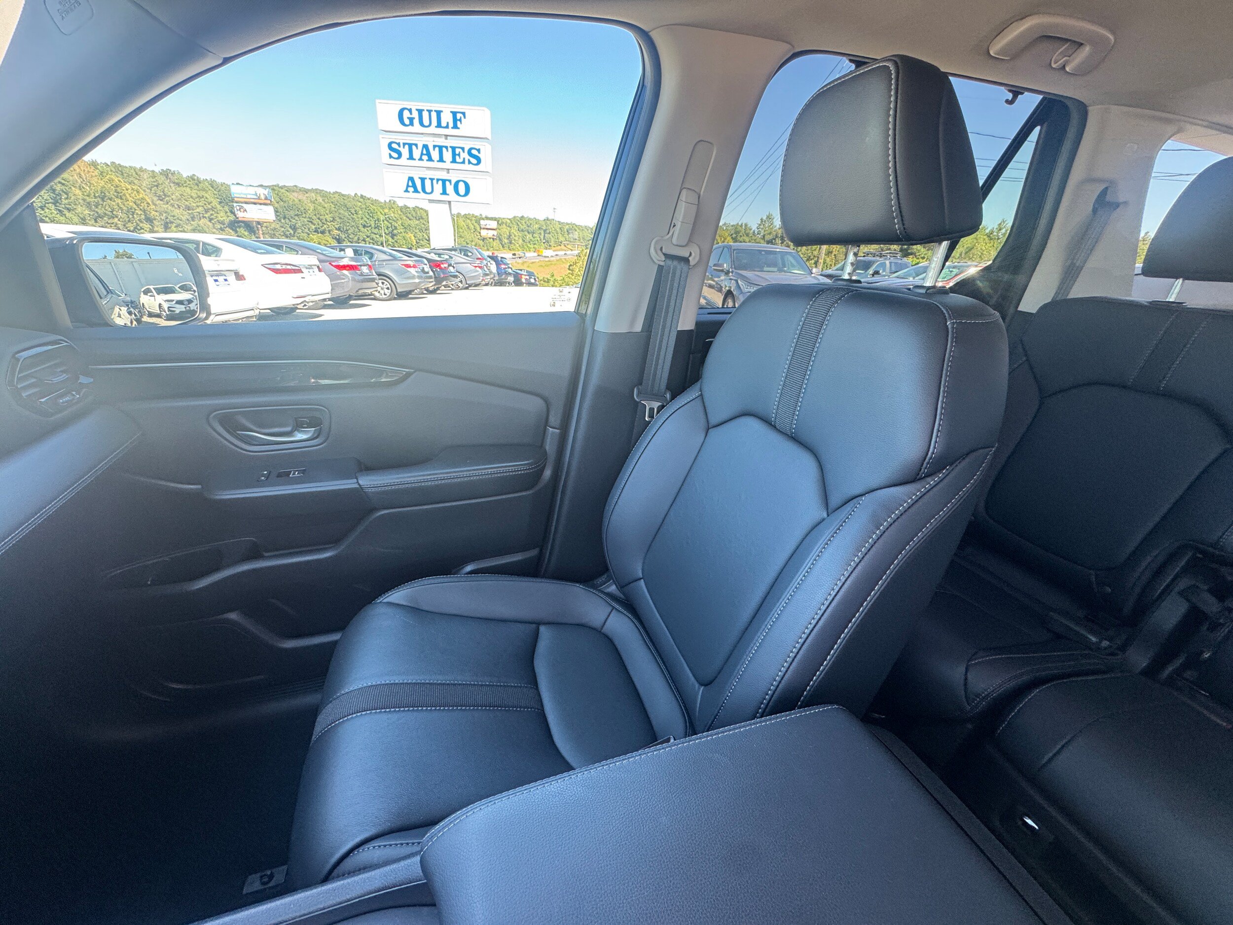 Used 2025 Honda Pilot EX-L image 10