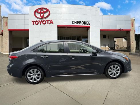 Used 2026 Toyota Corolla LE FWD image 4