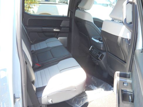 New 2024 Ford F150 Lightning Platinum image 28