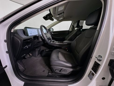 Used 2024 Kia EV6 Light RWD image 13