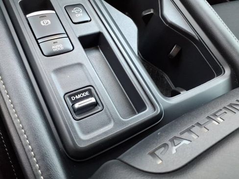 Certified 2025 Nissan Pathfinder S FWD image 25