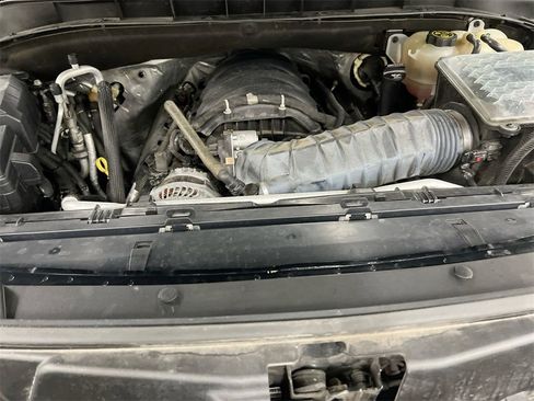 Used 2021 Chevrolet Tahoe Z71 w/ Luxury Package image 26