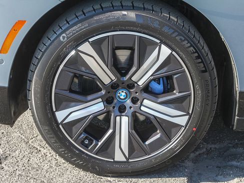 Used 2023 BMW iX xDrive50 w/ Premium Package AWD/4WD image 14