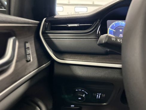 New 2026 Jeep Grand Cherokee L Limited image 19