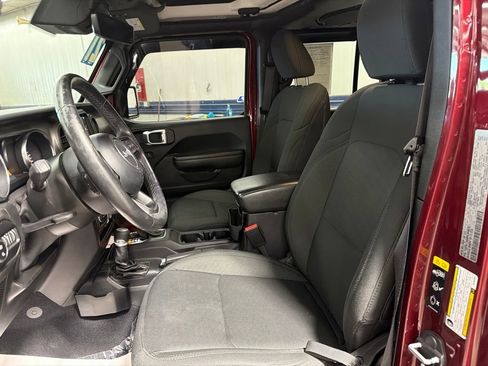 Used 2021 Jeep Gladiator Sport AWD/4WD image 14