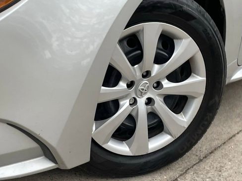 Used 2024 Toyota Corolla LE FWD image 9