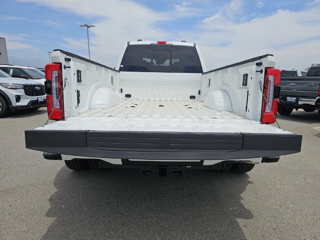 New 2026 Ford F350 Platinum w/ Platinum Plus Package AWD/4WD image 16