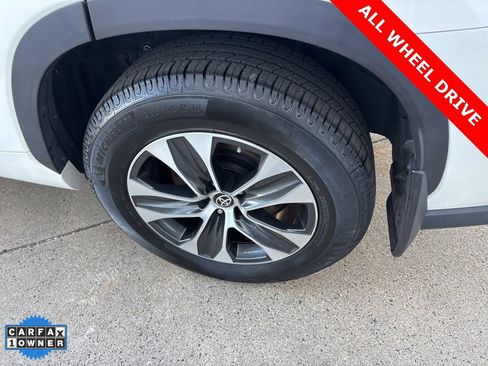 Used 2020 Toyota Highlander XLE image 30