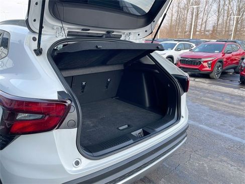 Certified 2024 Chevrolet Trax LT w/ Driver Confidence Package image 24