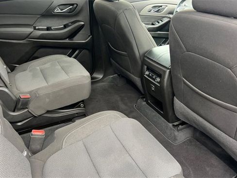 Used 2023 Chevrolet Traverse LT image 19