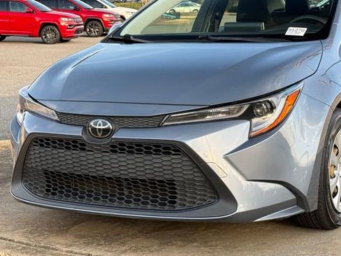 Used 2020 Toyota Corolla LE image 10