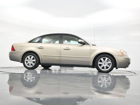 Used 2006 Ford Five Hundred SE FWD image 46