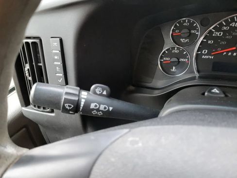 Used 2016 Chevrolet Express 3500 RWD image 22