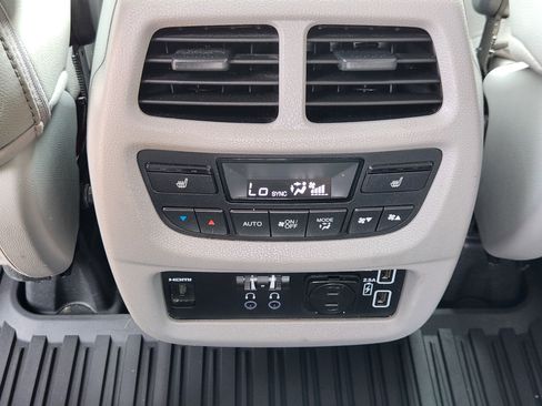 Used 2020 Honda Pilot Touring image 23