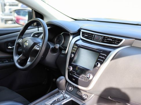 Used 2019 Nissan Murano S image 11