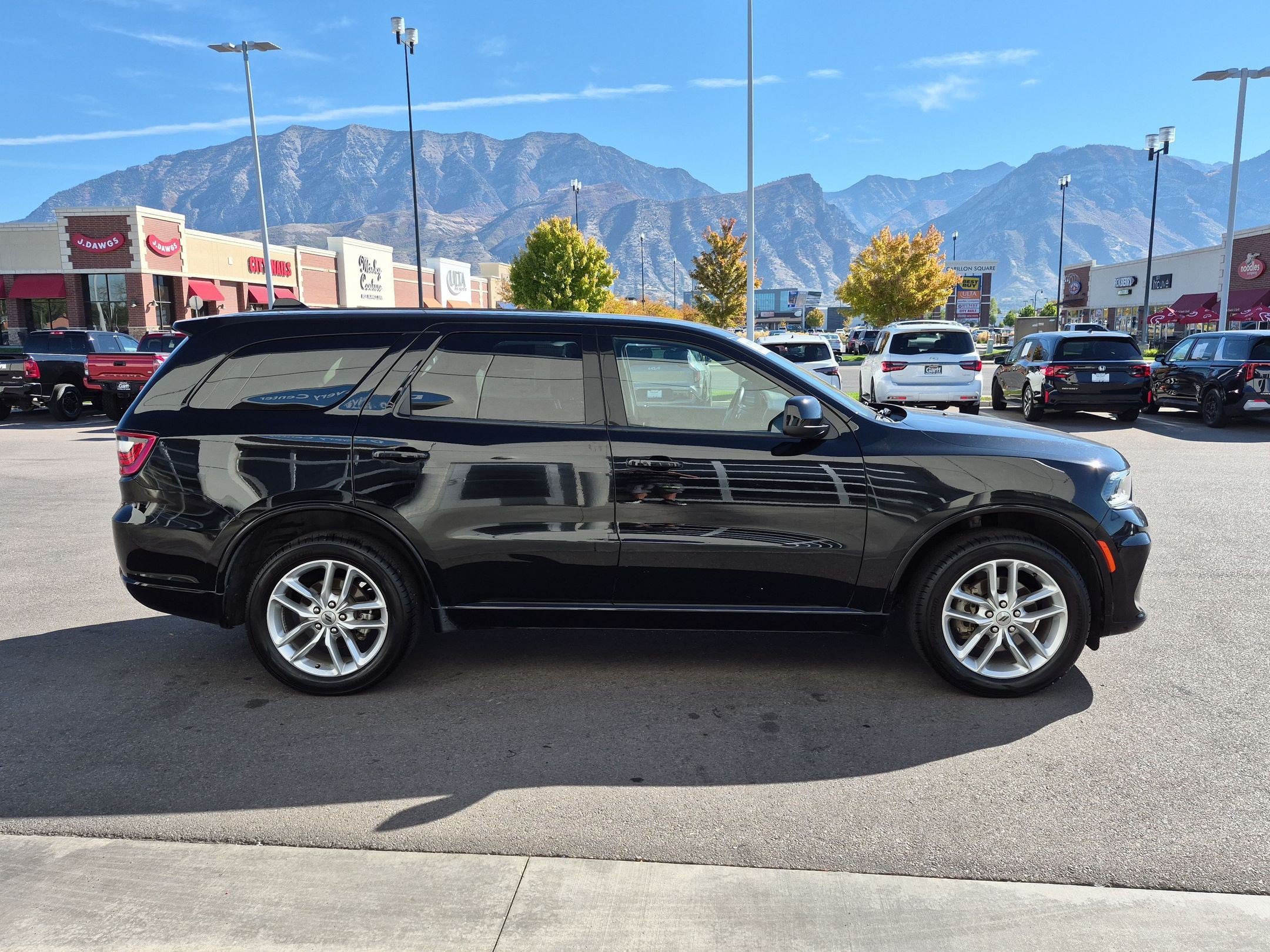 Used 2023 Dodge Durango GT AWD/4WD image 2