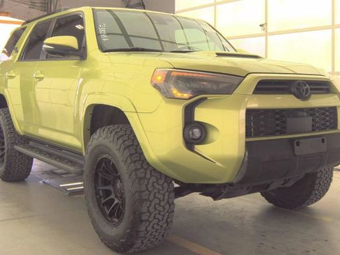 Used 2023 Toyota 4Runner TRD Off-Road Premium AWD/4WD image 2
