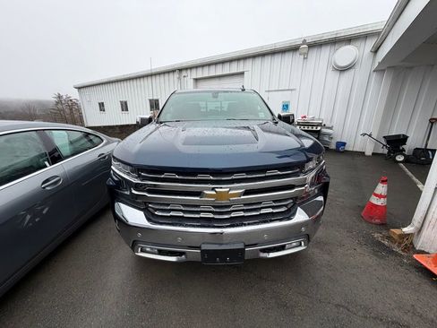 Used 2021 Chevrolet Silverado 1500 LTZ w/ Z71 Off-Road Package image 8