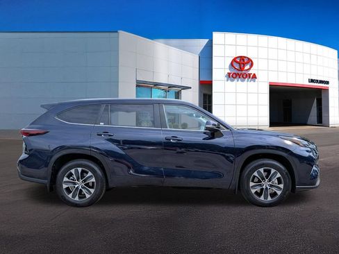 Used 2026 Toyota Highlander XLE AWD/4WD image 8
