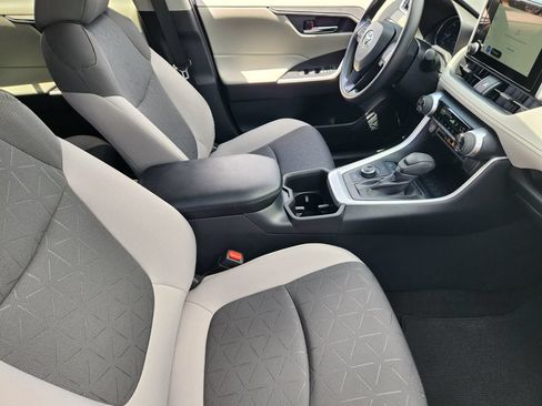 Used 2024 Toyota RAV4 XLE w/ Convenience Package AWD/4WD image 12