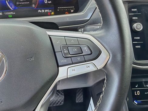 Used 2023 Volkswagen Tiguan SE w/ Panoramic Sunroof Package FWD image 39
