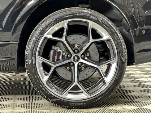 Used 2025 Audi RS Q8 performance image 25