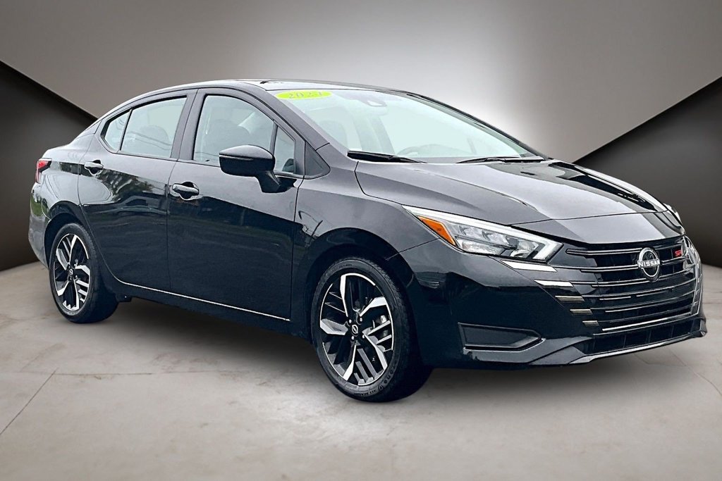 Used 2024 Nissan Versa SR FWD image 1