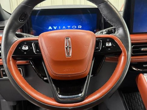 Used 2025 Lincoln Aviator Reserve w/ Equipment Group 201A AWD/4WD image 9