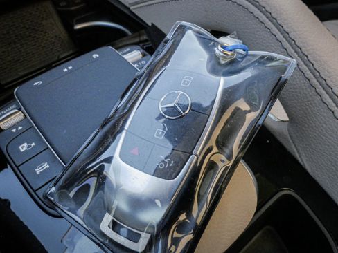 Used 2024 Mercedes-Benz GLE 350 4MATIC image 35