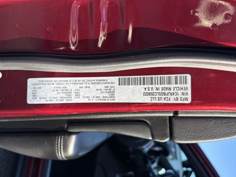 Used 2020 Jeep Grand Cherokee Limited image 36