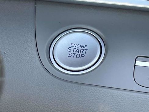 Used 2025 Hyundai Elantra SEL image 28