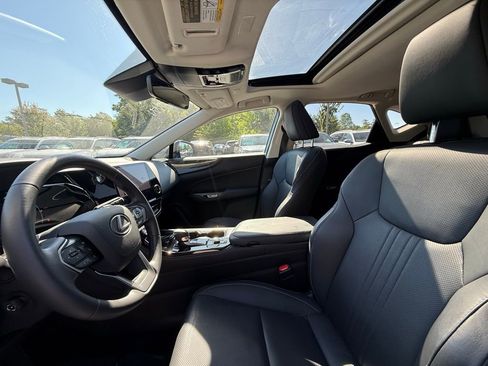 Used 2024 Lexus NX 250 FWD image 18