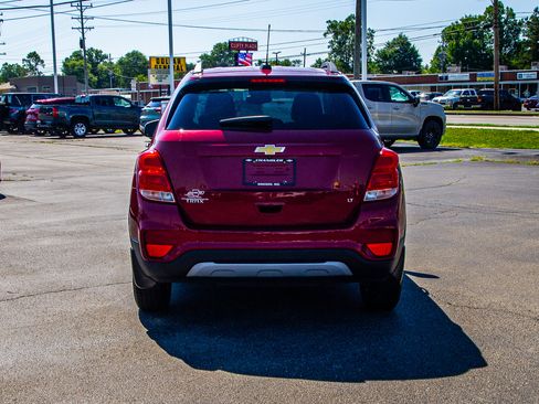 Used 2019 Chevrolet Trax LT w/ LT Convenience Package FWD image 6