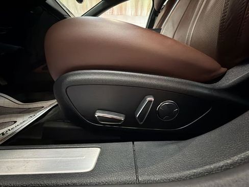 Used 2017 Lincoln MKZ Reserve w/ Climate Package FWD image 12