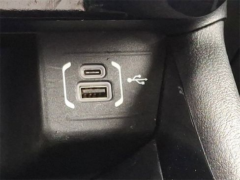 Used 2024 Jeep Compass Limited image 24