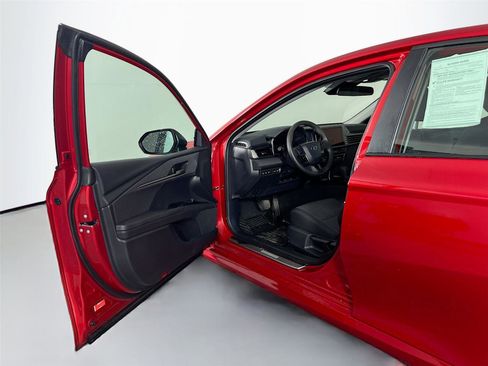 Used 2025 Toyota Camry LE image 17