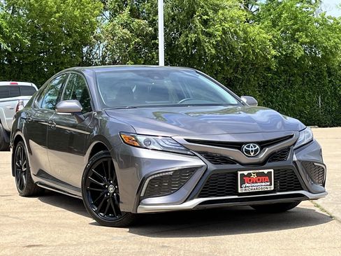 Used 2024 Toyota Camry XSE FWD image 2