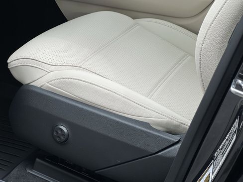 New 2026 Mercedes-Benz GLC 300 4MATIC image 19