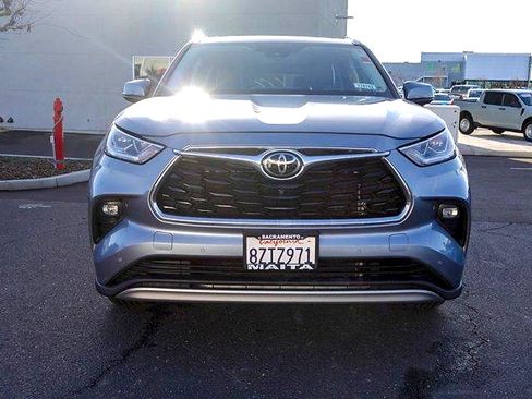 Used 2022 Toyota Highlander Platinum AWD/4WD image 9