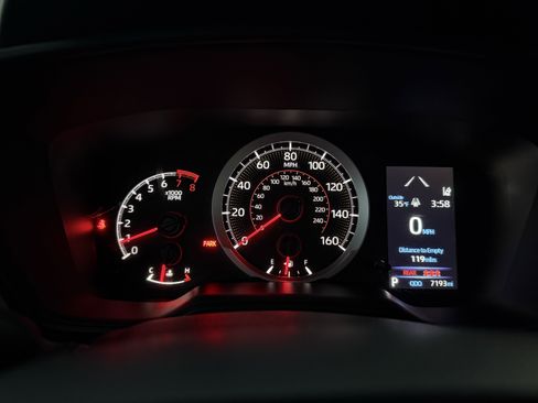 Used 2022 Toyota Corolla Cross L image 15