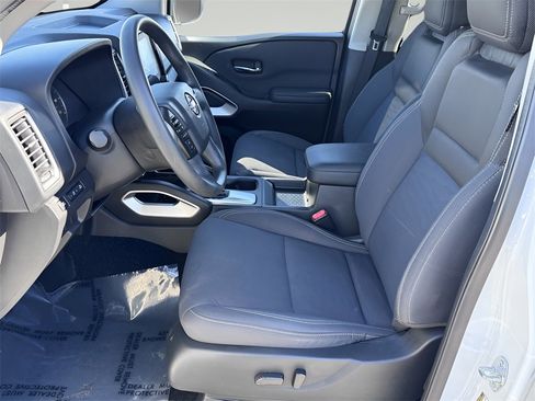 Used 2024 Nissan Frontier SV image 10