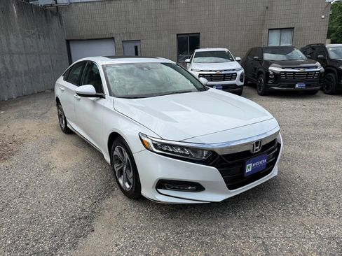 Used 2020 Honda Accord EX image 9
