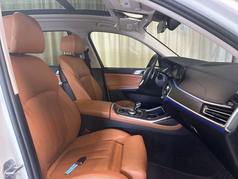 Used 2022 BMW X7 xDrive40i w/ Premium Package AWD/4WD image 33