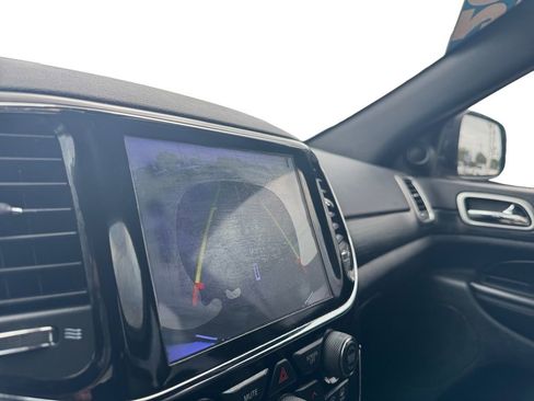 Used 2020 Jeep Grand Cherokee Altitude image 14