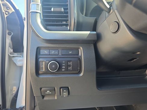 Used 2024 Ford F250 Lariat w/ Lariat Ultimate Package AWD/4WD image 17