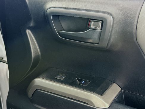 Used 2021 Toyota Tacoma SR5 image 28