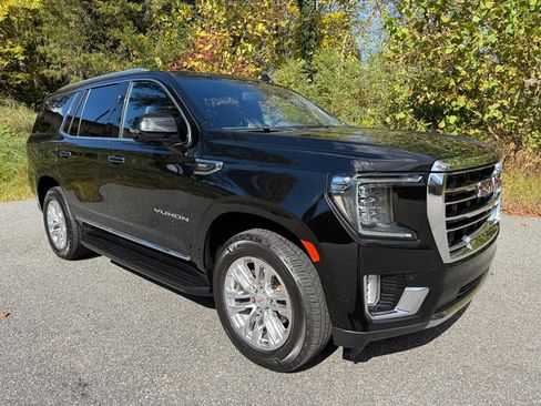 Used 2022 GMC Yukon SLT w/ SLT Premium Package image 4